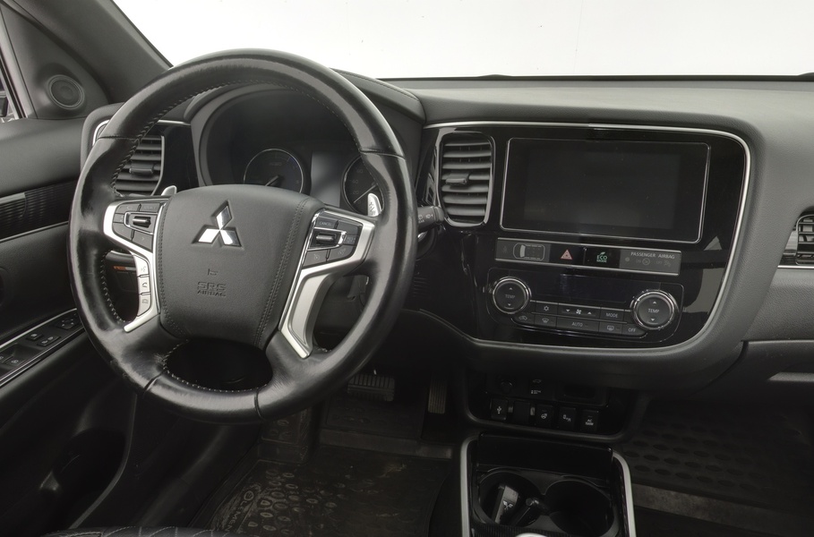 Mitsubishi Outlander PHEV vaihtoauto