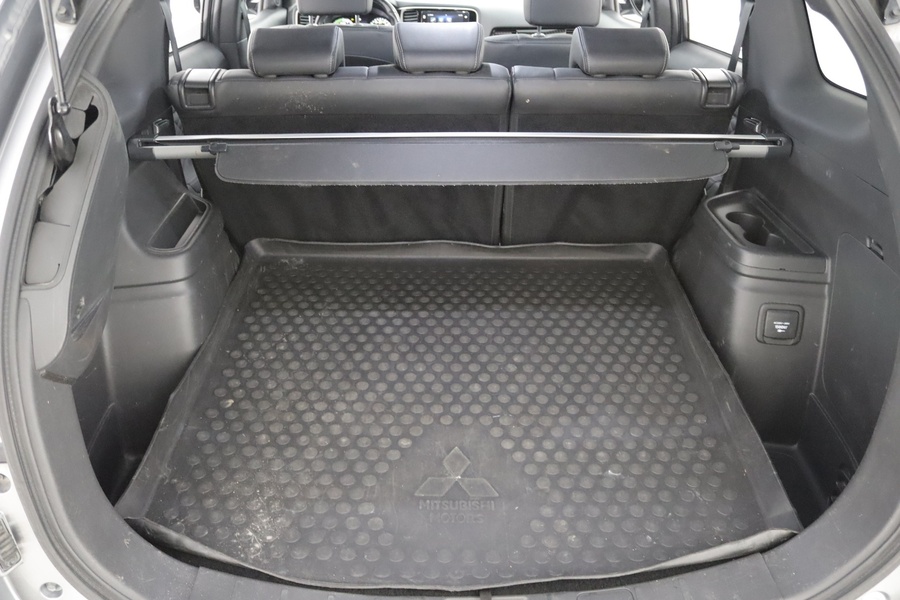 Mitsubishi Outlander PHEV vaihtoauto