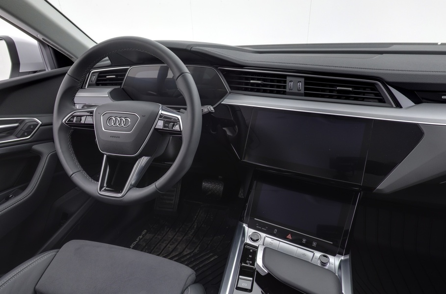 Audi Q8 e-tron vaihtoauto