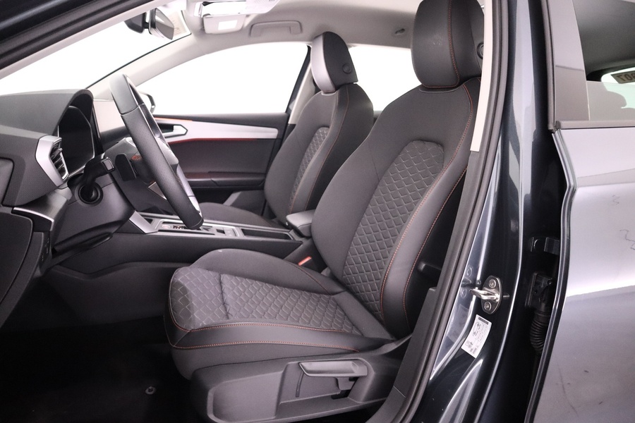 SEAT Leon Sportstourer vaihtoauto