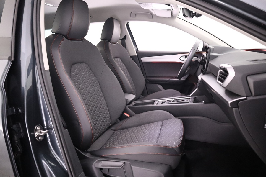 SEAT Leon Sportstourer vaihtoauto