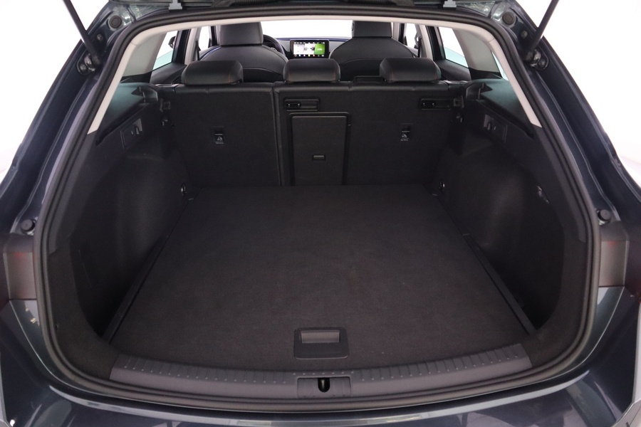 SEAT Leon Sportstourer vaihtoauto