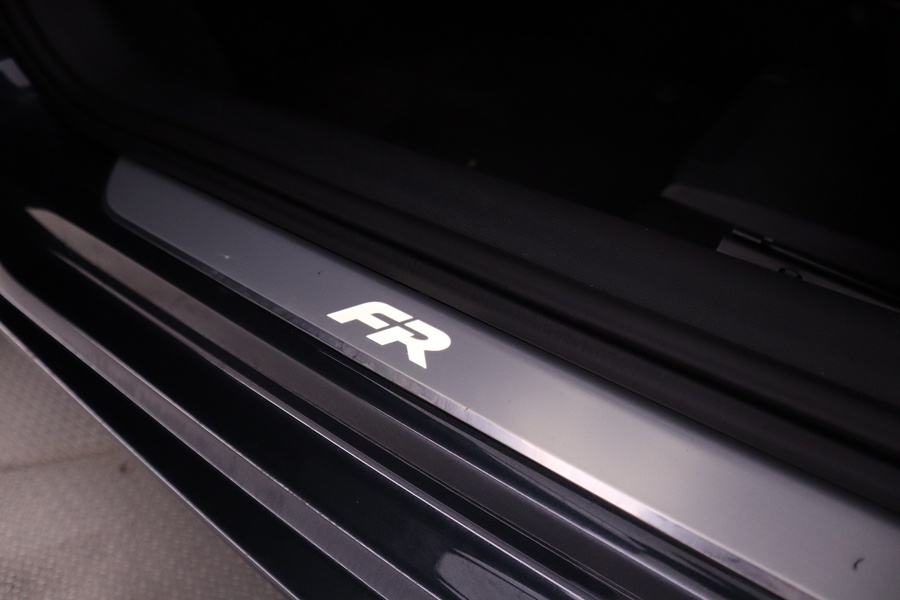 SEAT Leon Sportstourer vaihtoauto