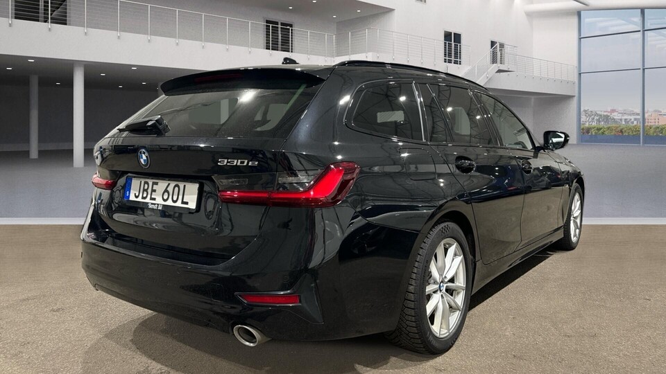 BMW 330 vaihtoauto
