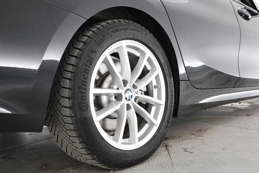BMW 330 vaihtoauto