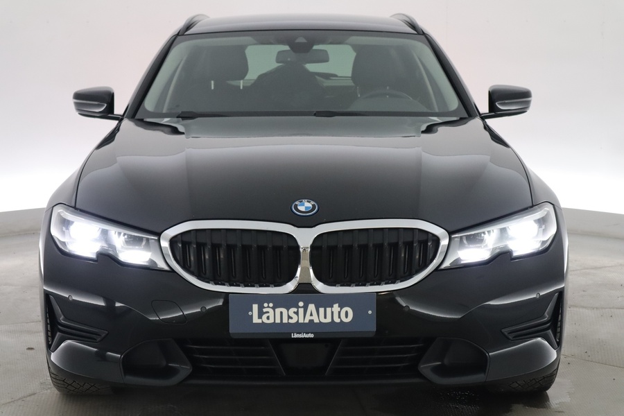 BMW 330 vaihtoauto