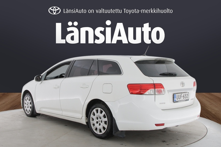 Toyota Avensis vaihtoauto