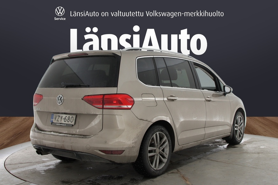 Volkswagen Touran vaihtoauto