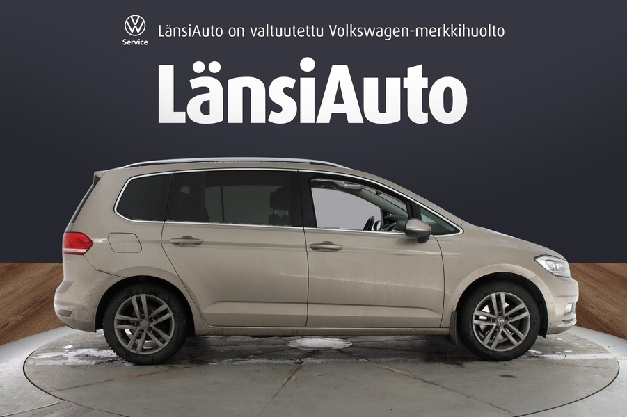 Volkswagen Touran vaihtoauto