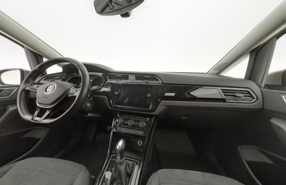 Volkswagen Touran vaihtoauto