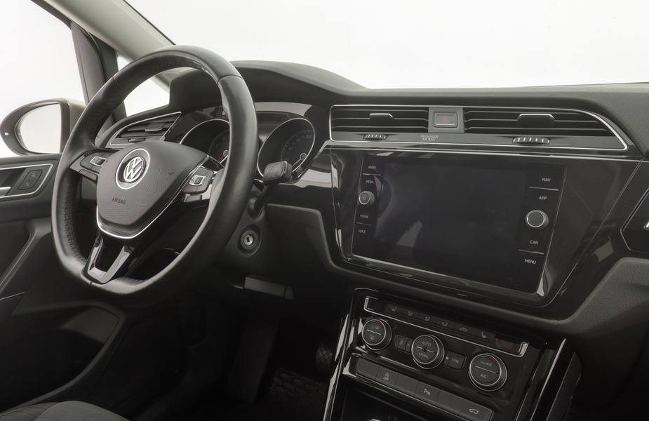 Volkswagen Touran vaihtoauto