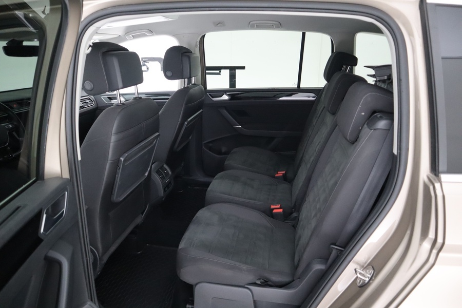 Volkswagen Touran vaihtoauto