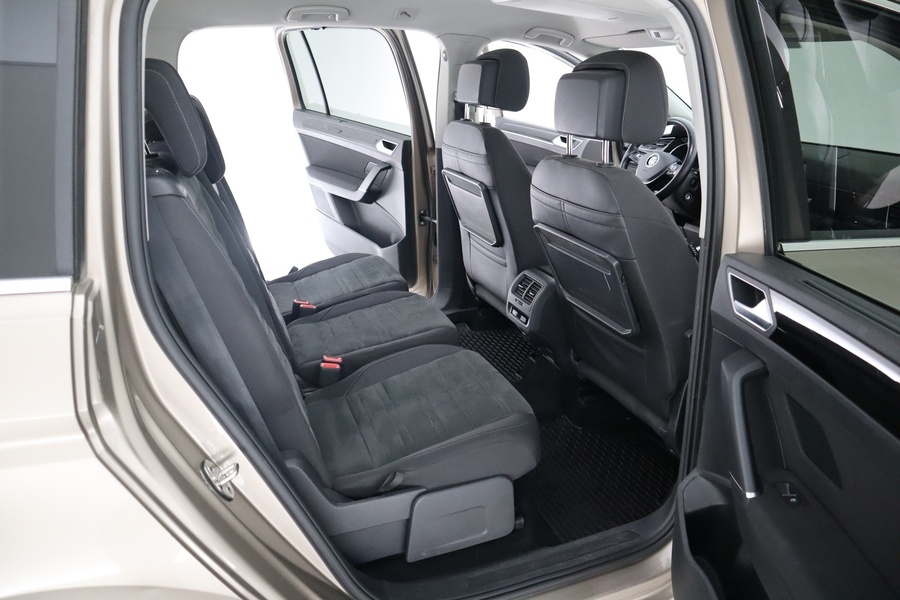 Volkswagen Touran vaihtoauto