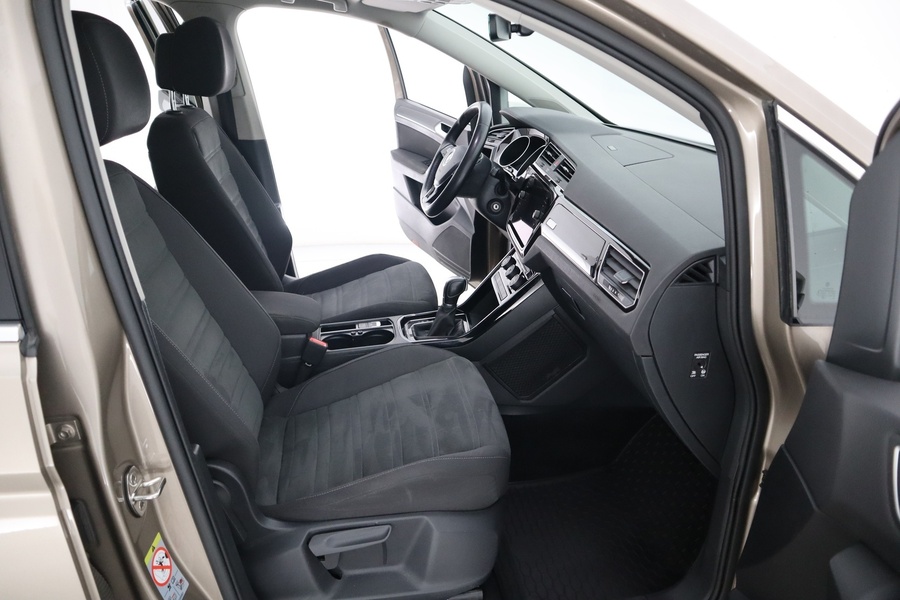 Volkswagen Touran vaihtoauto