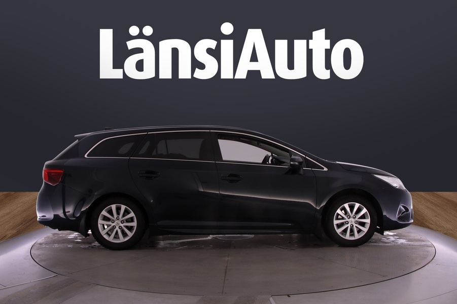 Toyota Avensis vaihtoauto