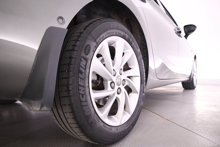 Opel Astra vaihtoauto