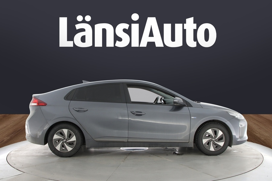 Hyundai IONIQ hybrid vaihtoauto