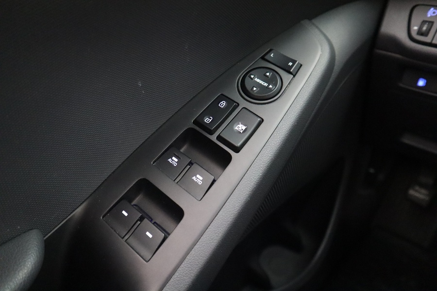 Hyundai IONIQ hybrid vaihtoauto