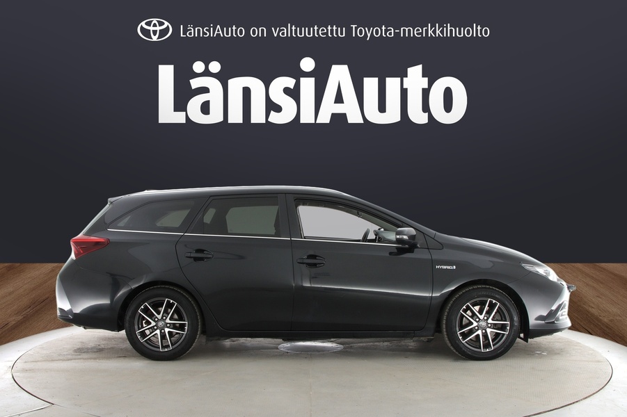 Toyota Auris vaihtoauto