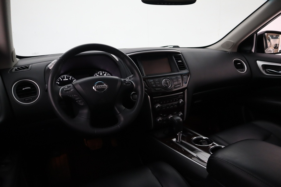 Nissan Pathfinder vaihtoauto