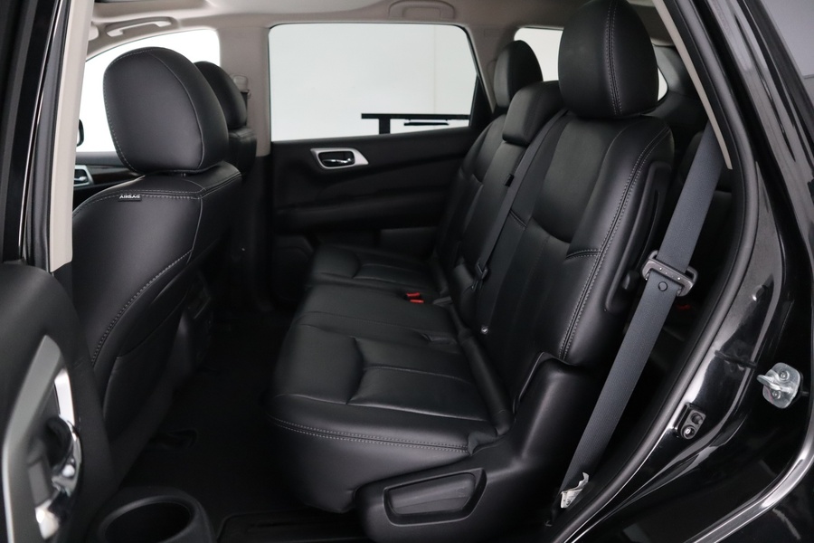 Nissan Pathfinder vaihtoauto