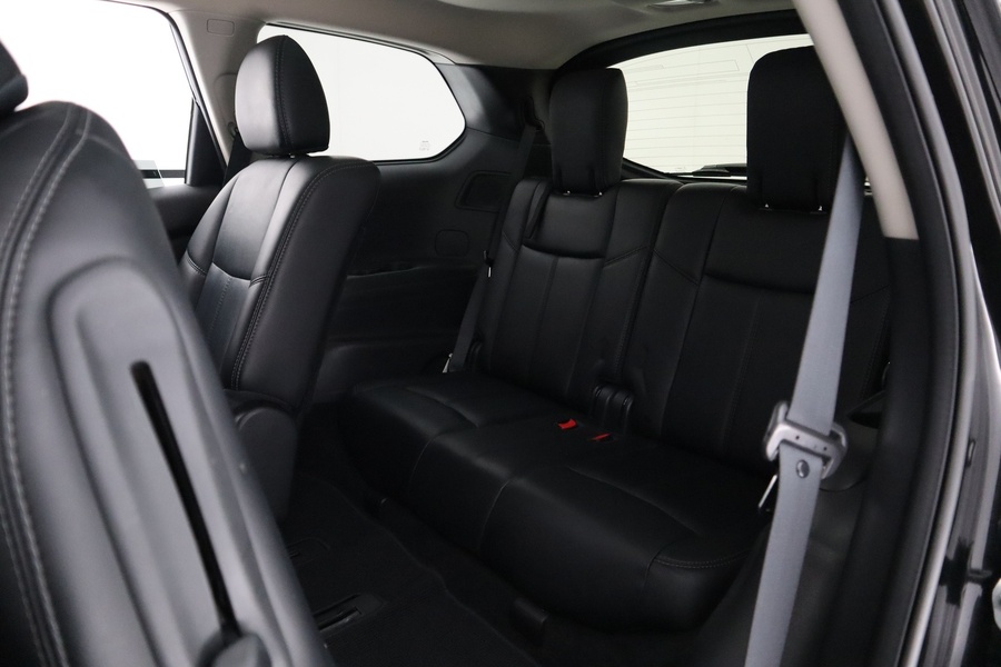 Nissan Pathfinder vaihtoauto