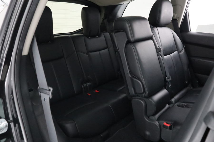 Nissan Pathfinder vaihtoauto