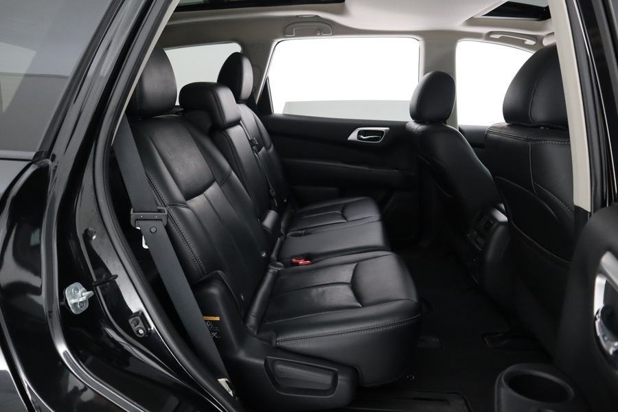 Nissan Pathfinder vaihtoauto