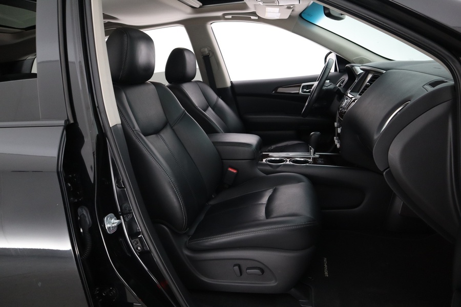 Nissan Pathfinder vaihtoauto