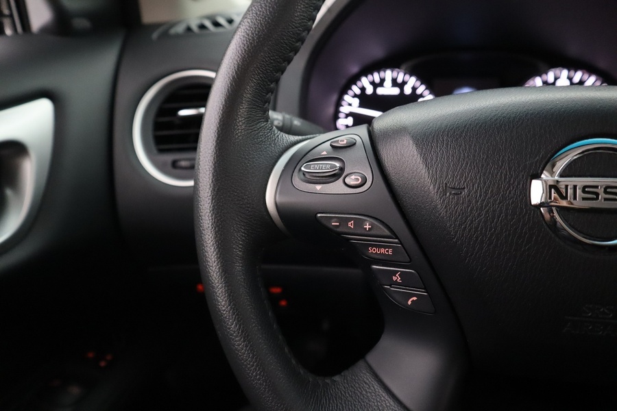 Nissan Pathfinder vaihtoauto