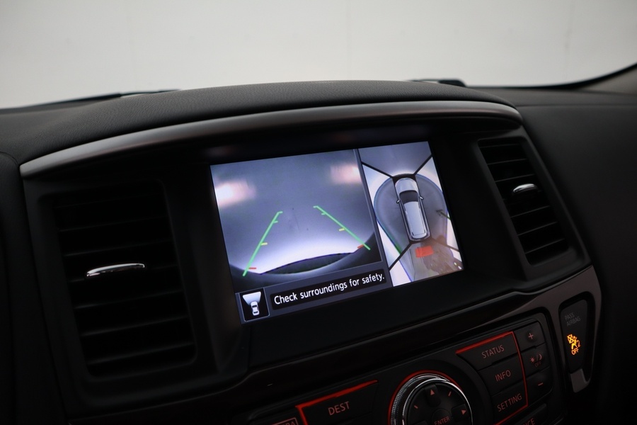 Nissan Pathfinder vaihtoauto