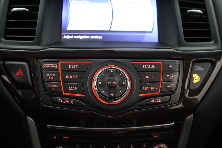 Nissan Pathfinder vaihtoauto