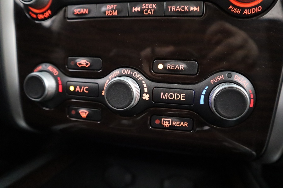 Nissan Pathfinder vaihtoauto