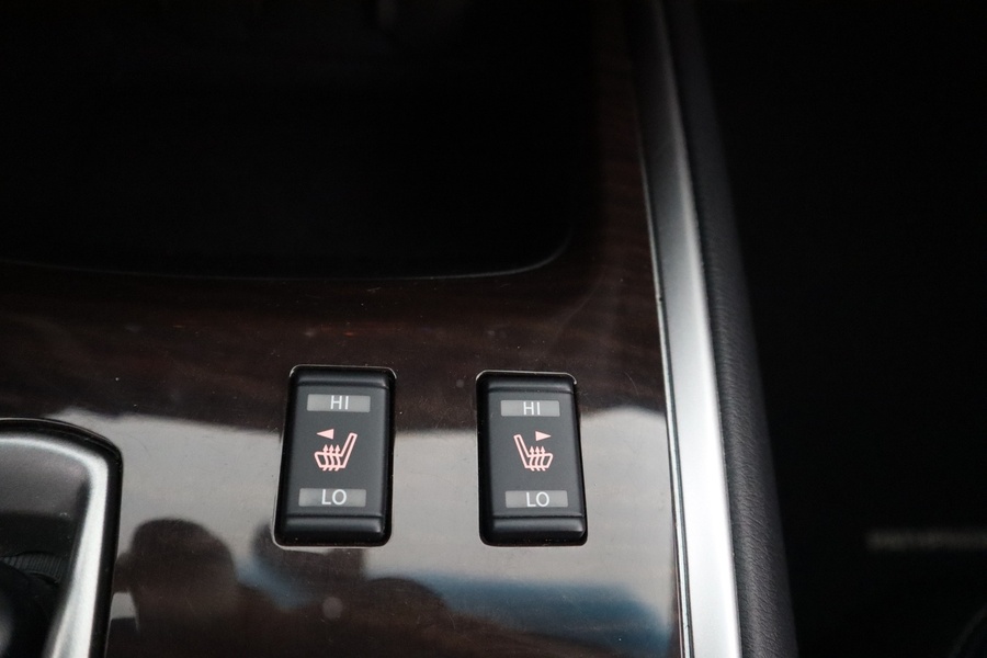 Nissan Pathfinder vaihtoauto