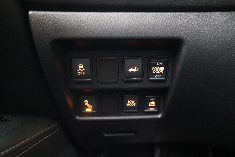 Nissan Pathfinder vaihtoauto