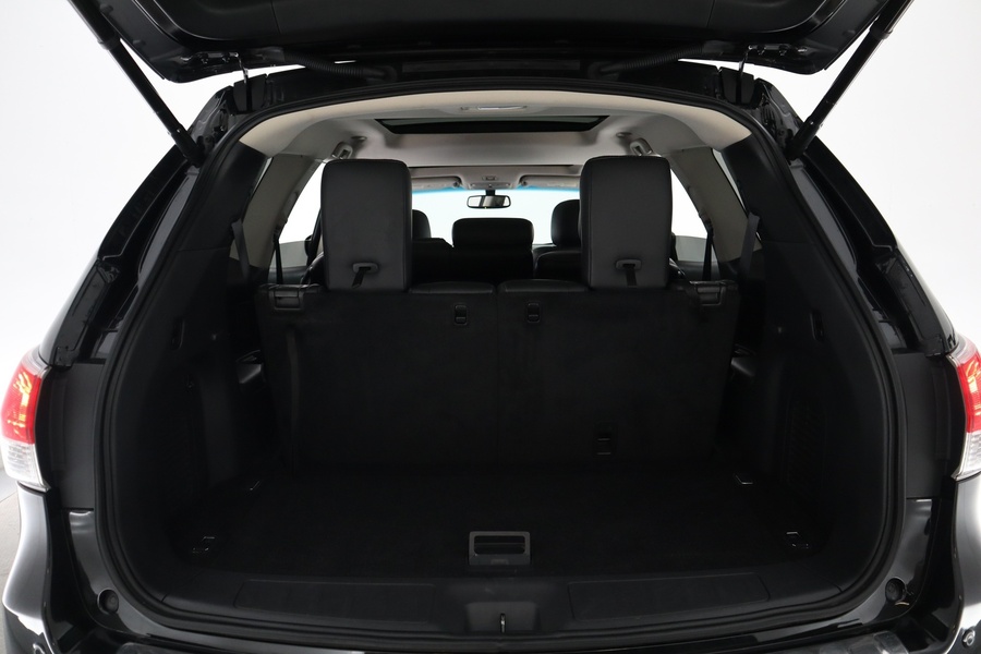 Nissan Pathfinder vaihtoauto