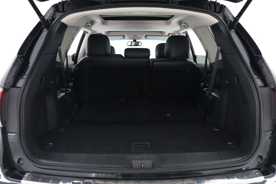 Nissan Pathfinder vaihtoauto