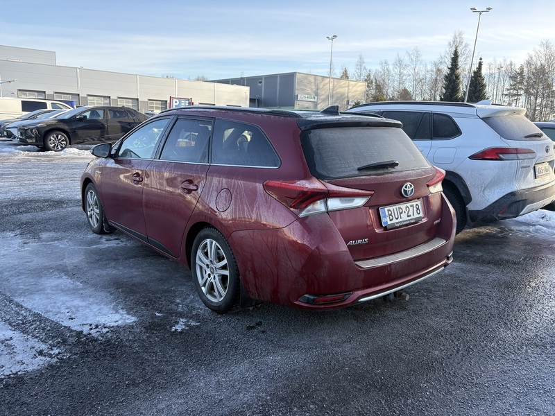 Toyota Auris vaihtoauto