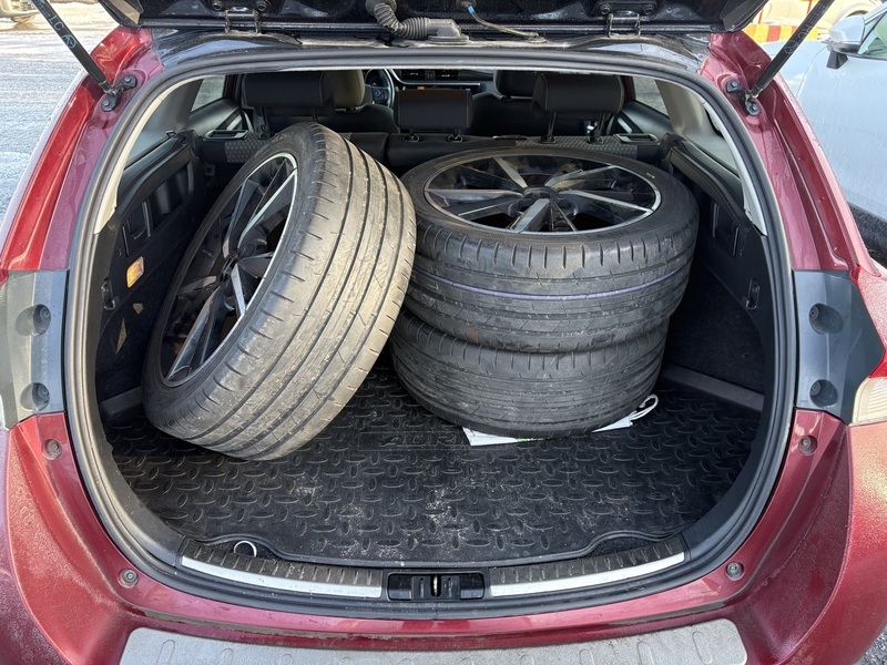 Toyota Auris vaihtoauto