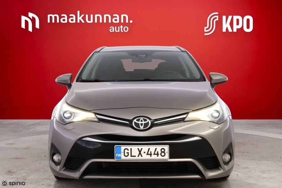 Toyota Avensis vaihtoauto