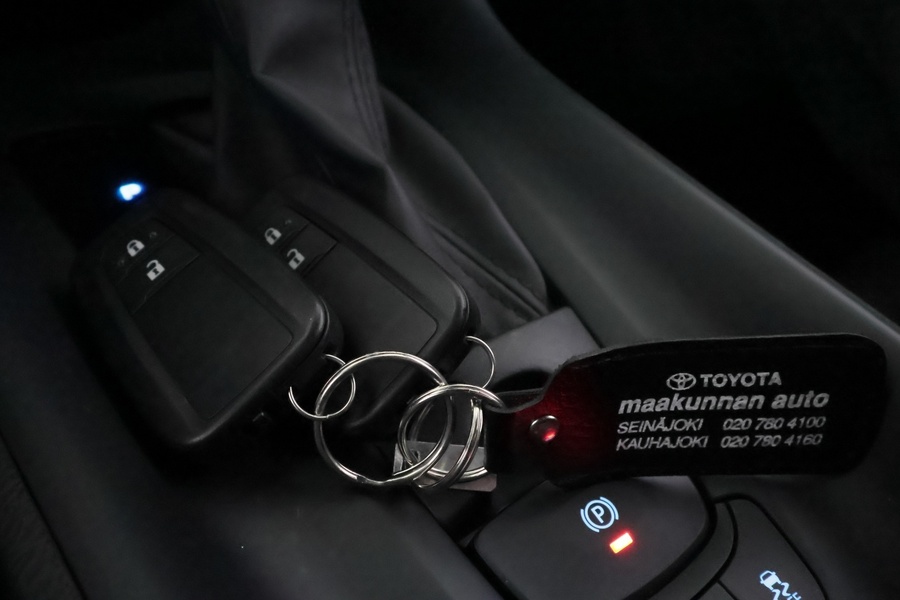 Toyota C-HR vaihtoauto