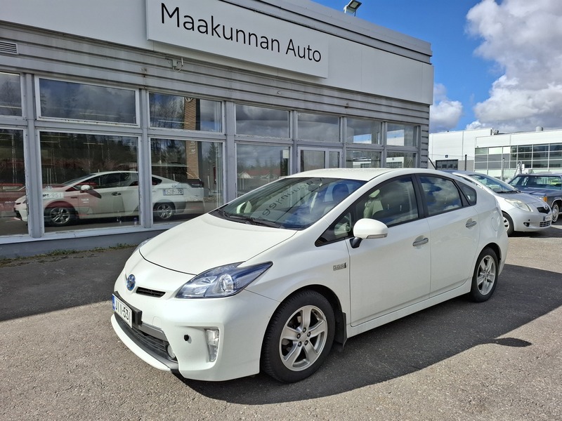 Toyota Prius PHEV vaihtoauto