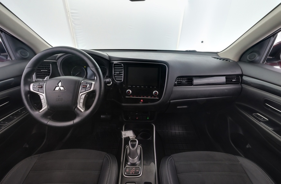 Mitsubishi Outlander PHEV vaihtoauto