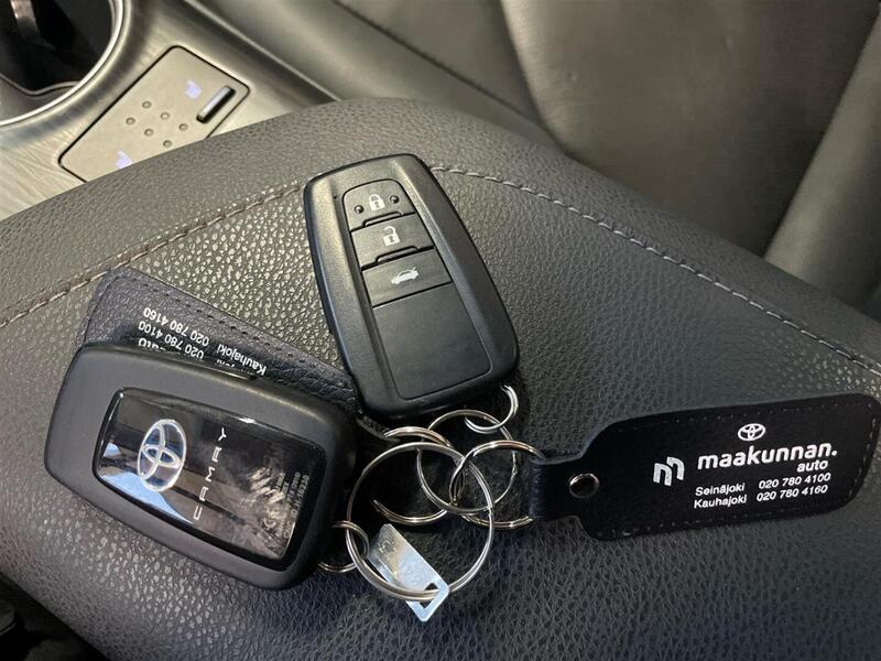 Toyota Camry vaihtoauto