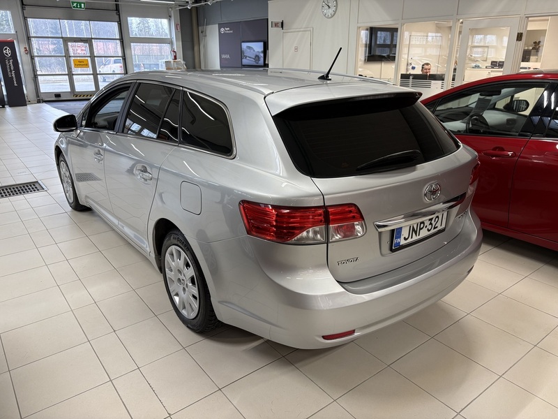 Toyota Avensis vaihtoauto