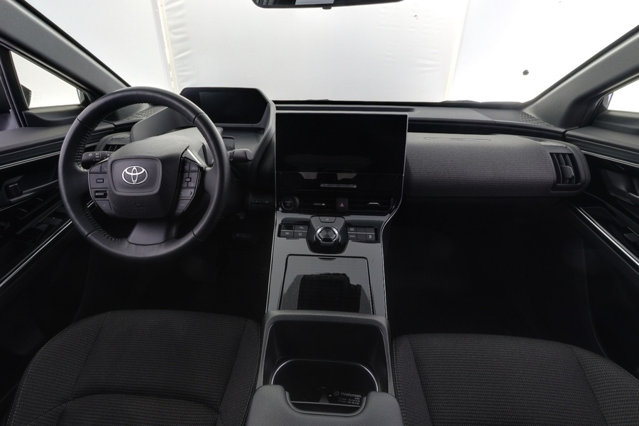 Toyota bZ4X vaihtoauto