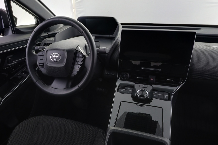 Toyota bZ4X vaihtoauto