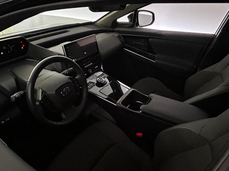 Toyota bZ4X vaihtoauto