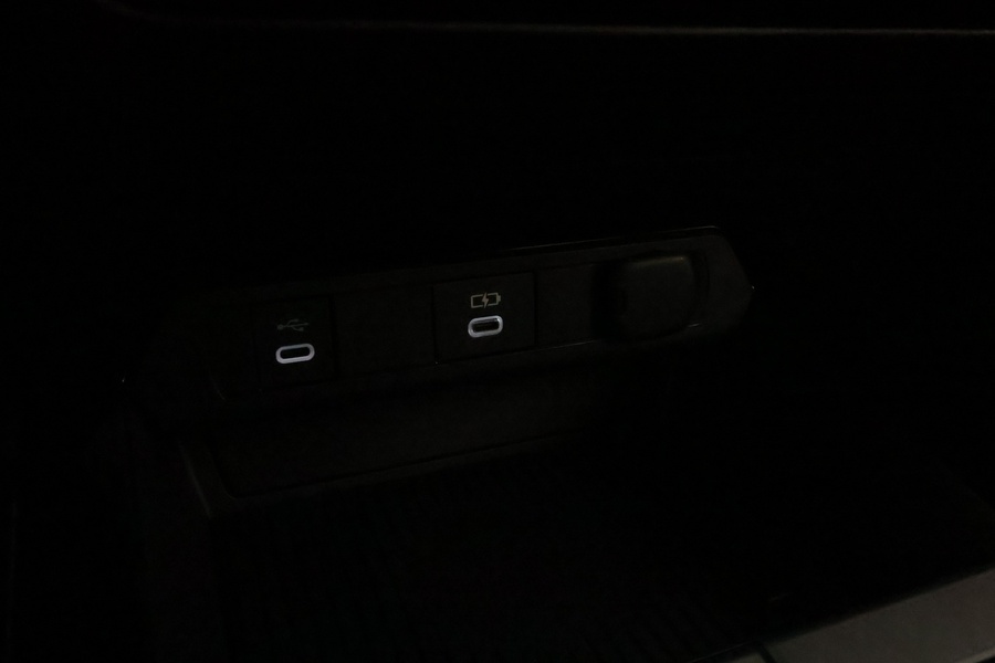 Toyota Prius Plug-in vaihtoauto