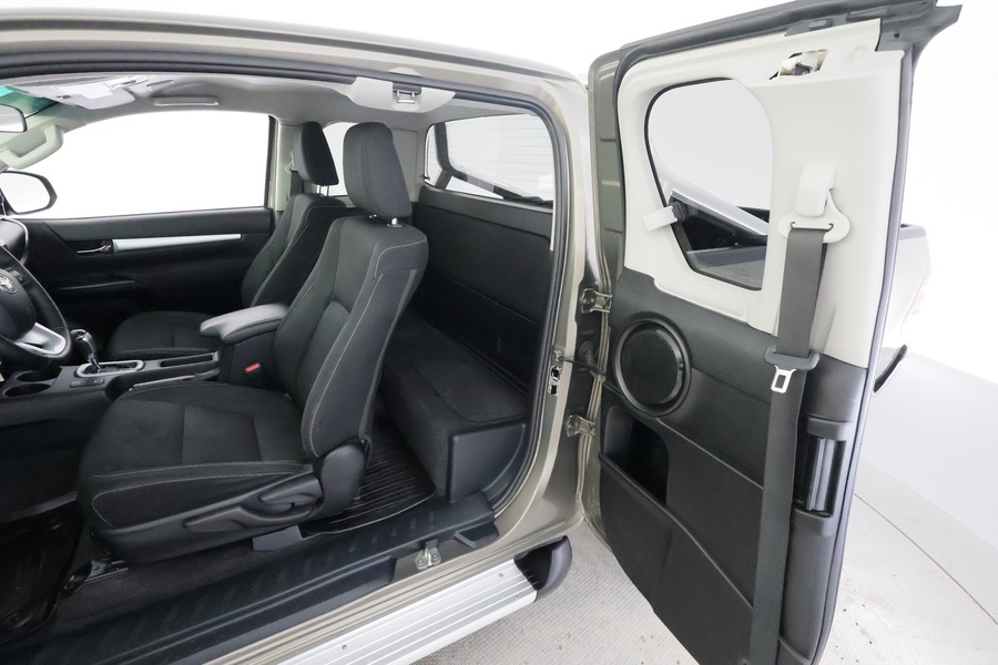 Toyota Hilux vaihtoauto